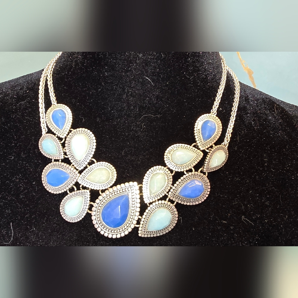Lucky Brand Royal And Light Blue Teardrop Stone Silver Statement Bib Necklace - Picture 2 of 3